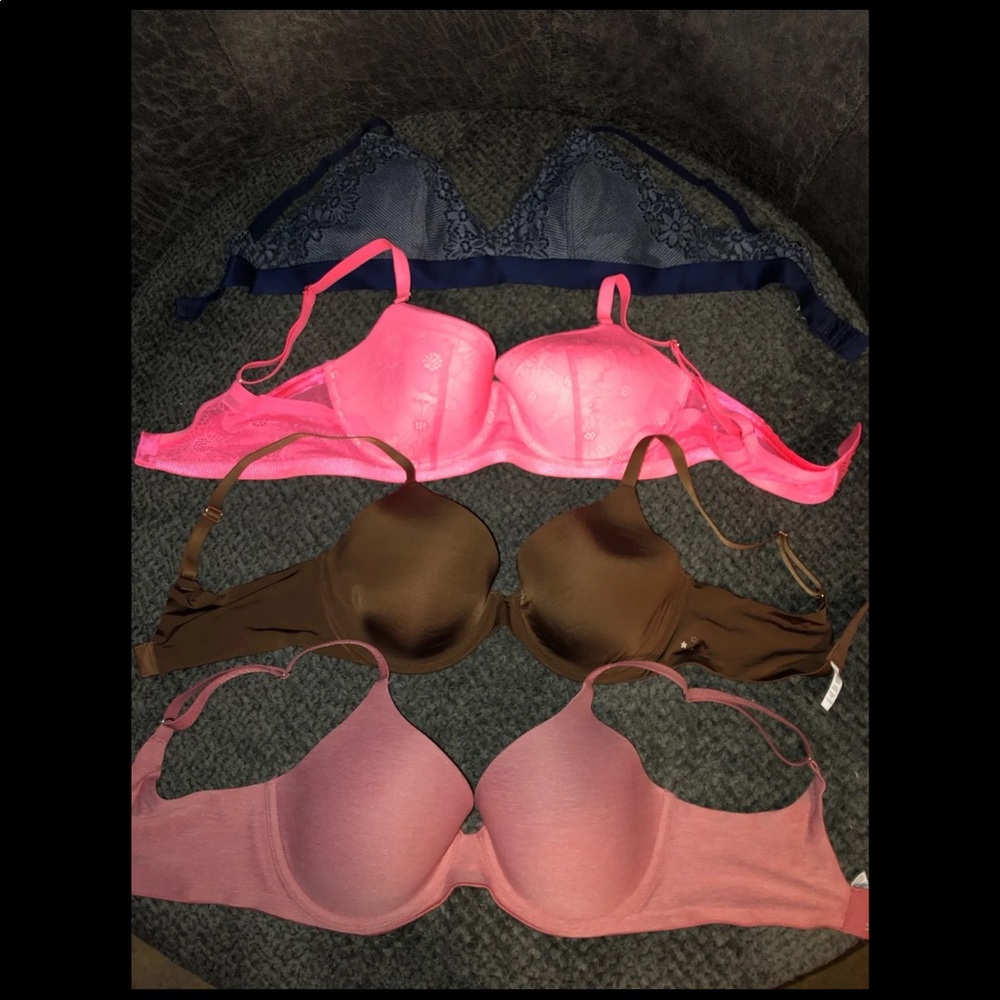 4 Aerie bras
